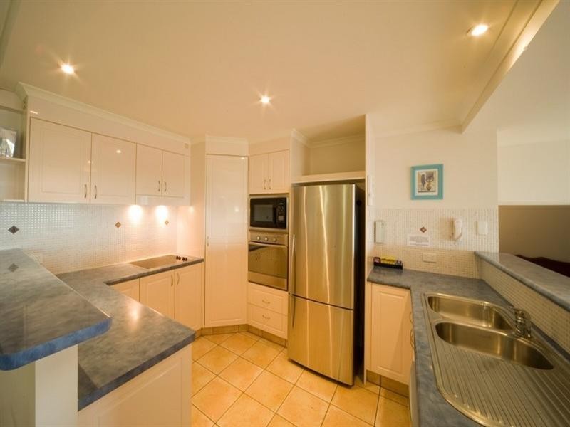 2/2 Nara Avenue, Airlie Beach QLD 4802