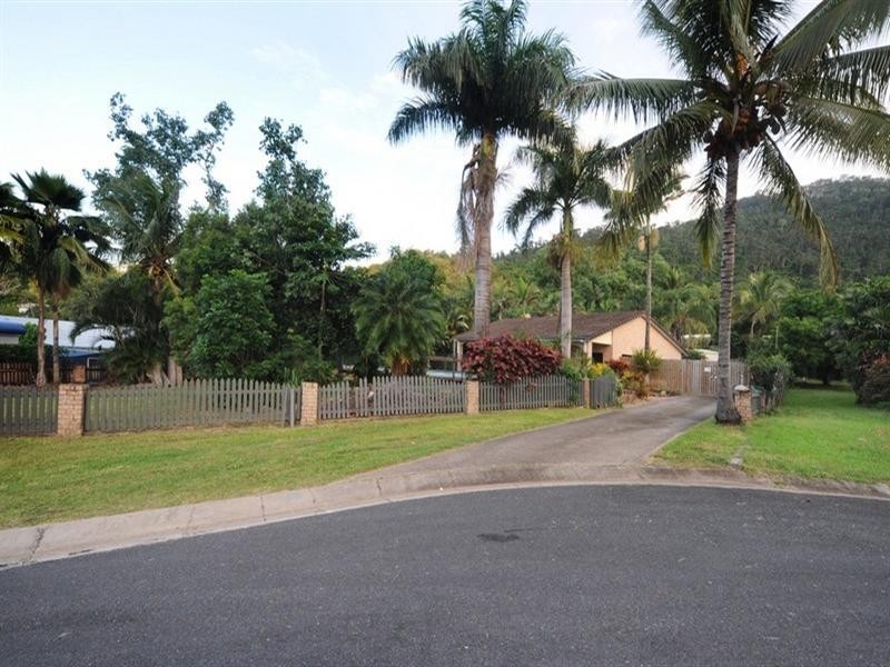 3 Laurence Close, Cannonvale QLD 4802