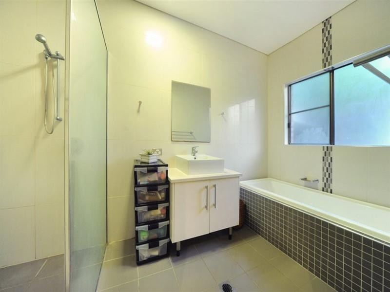 3 Laurence Close, Cannonvale QLD 4802