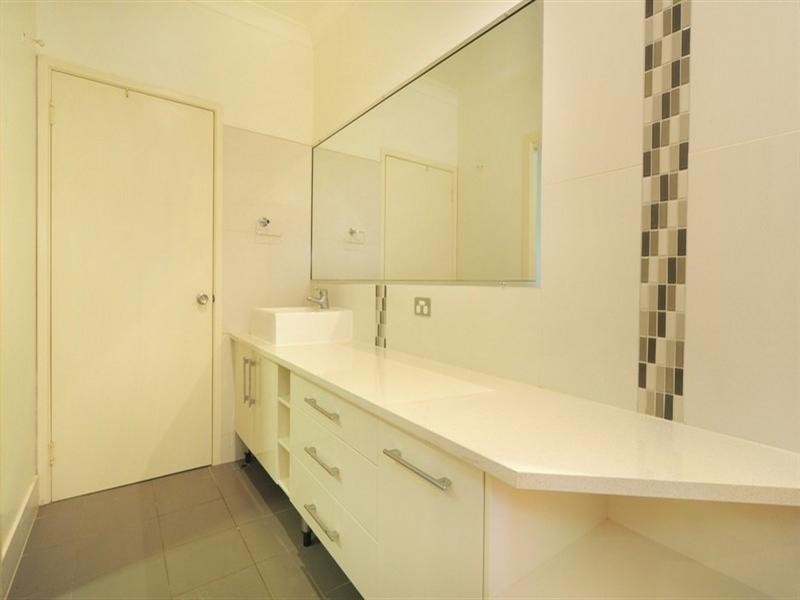 3 Laurence Close, Cannonvale QLD 4802