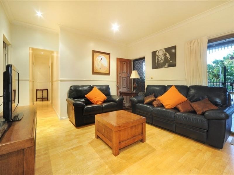 3 Laurence Close, Cannonvale QLD 4802