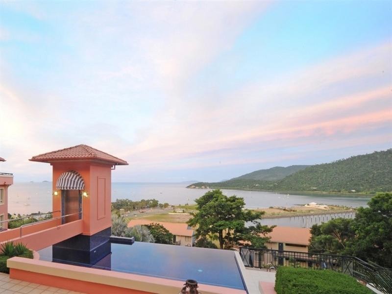 9/18 Golden Orchid Drive, Airlie Beach QLD 4802