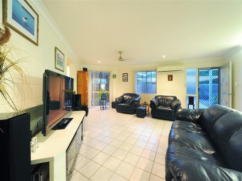 3 Grace Avenue, Cannonvale QLD 4802