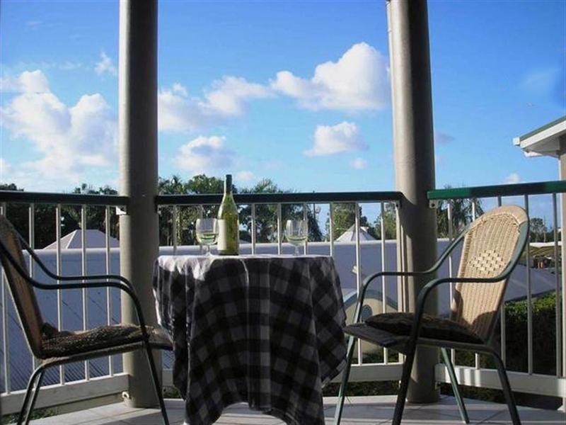 6b/10 Island Drive, Cannonvale QLD 4802