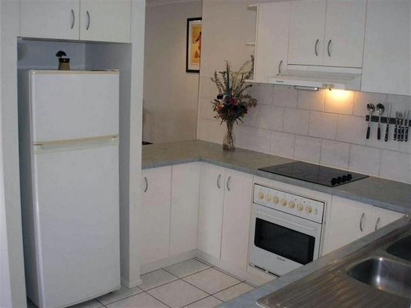 6b/10 Island Drive, Cannonvale QLD 4802