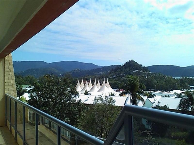 27/2 Eshelby Drive, Cannonvale QLD 4802