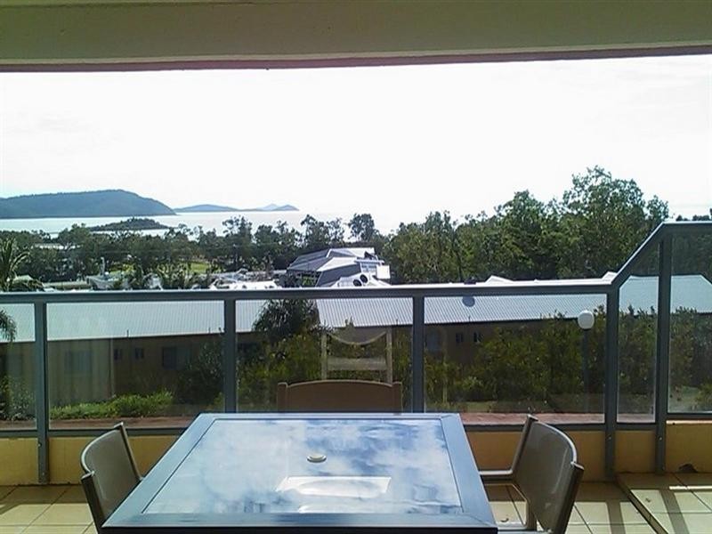 27/2 Eshelby Drive, Cannonvale QLD 4802