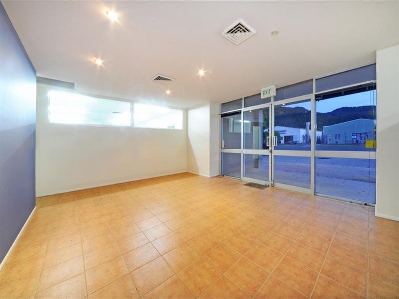 8 William Murray Drive, Cannonvale QLD 4802