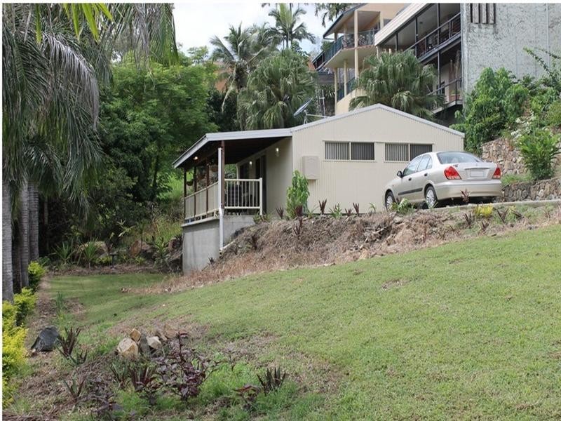 33 Manooka Drive, Cannonvale QLD 4802