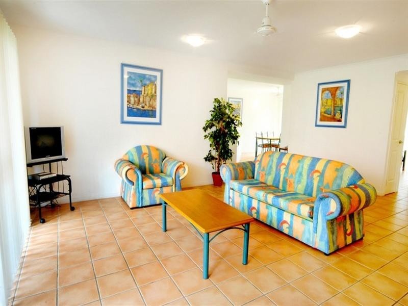 10/24 Beach Road, Cannonvale QLD 4802