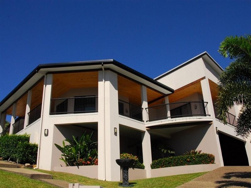 5 Whitehaven Crescent, Cannonvale QLD 4802