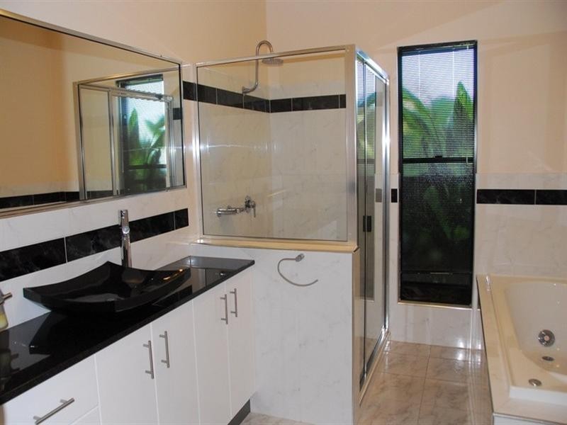 5 Whitehaven Crescent, Cannonvale QLD 4802