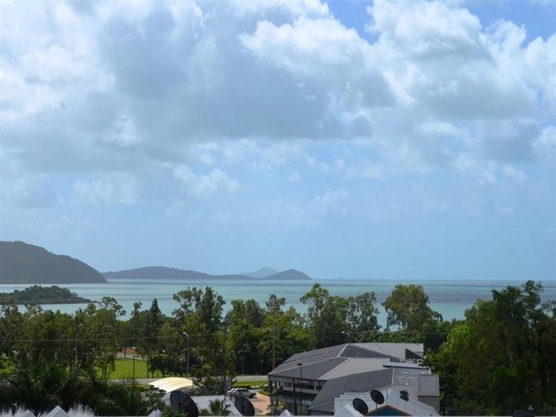 27/6 Eshelby Drive, Cannonvale QLD 4802