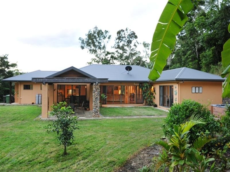 157 Kookaburra Drive, Cannonvale QLD 4802