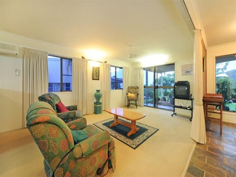 20 Illawong Street, Cannonvale QLD 4802