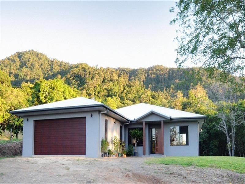 64 Hibiscus Road, Cannonvale QLD 4802