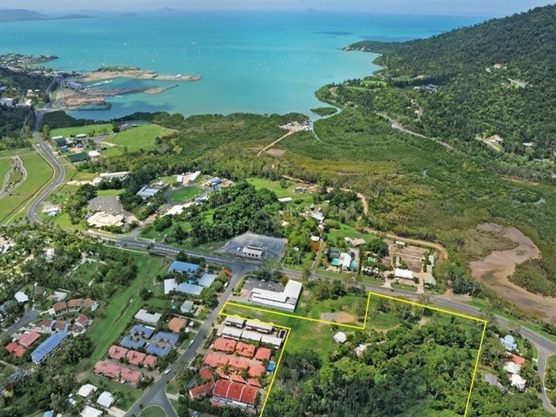 3 Shute Harbour Road, Jubilee Pocket QLD 4802