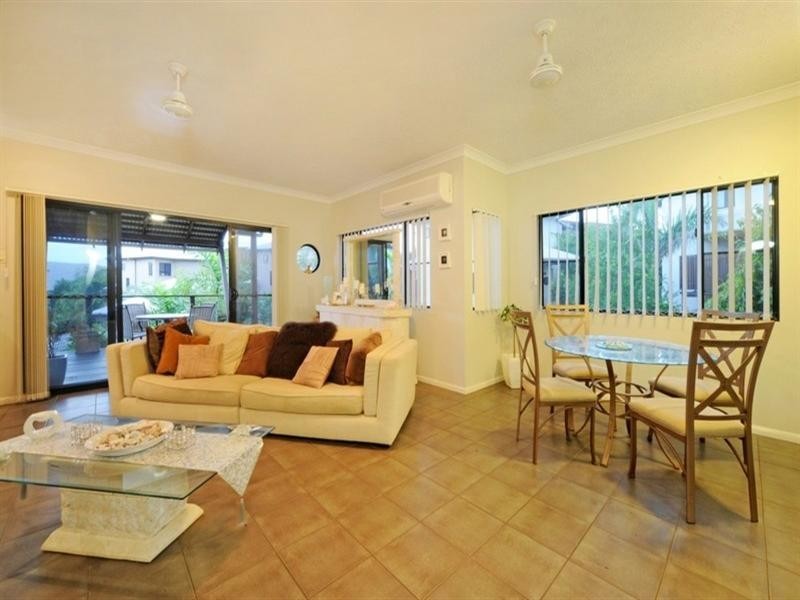 5/14 Altmann Avenue, Cannonvale QLD 4802