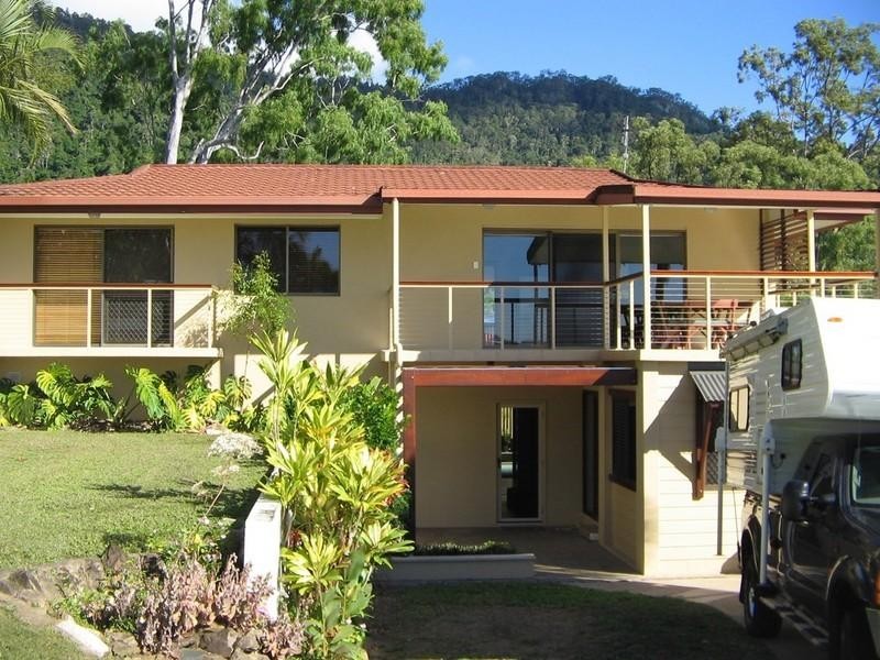 38 Island Drive, Cannonvale QLD 4802