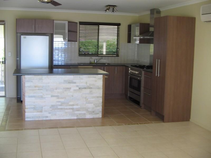 38 Island Drive, Cannonvale QLD 4802