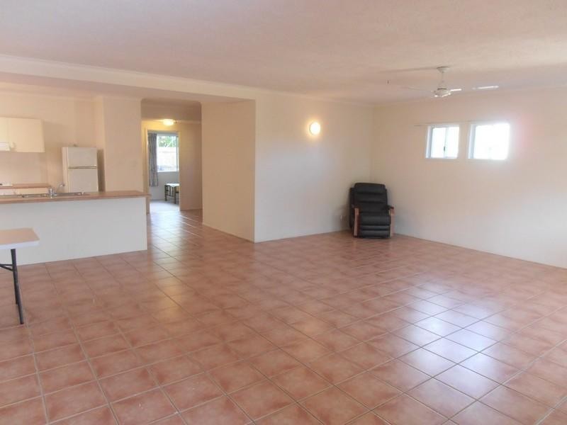 1/24 Island Drive, Cannonvale QLD 4802