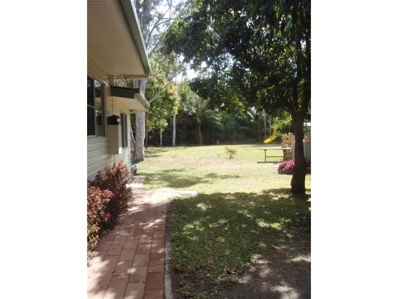 2 Picaninni Close, Cannonvale QLD 4802