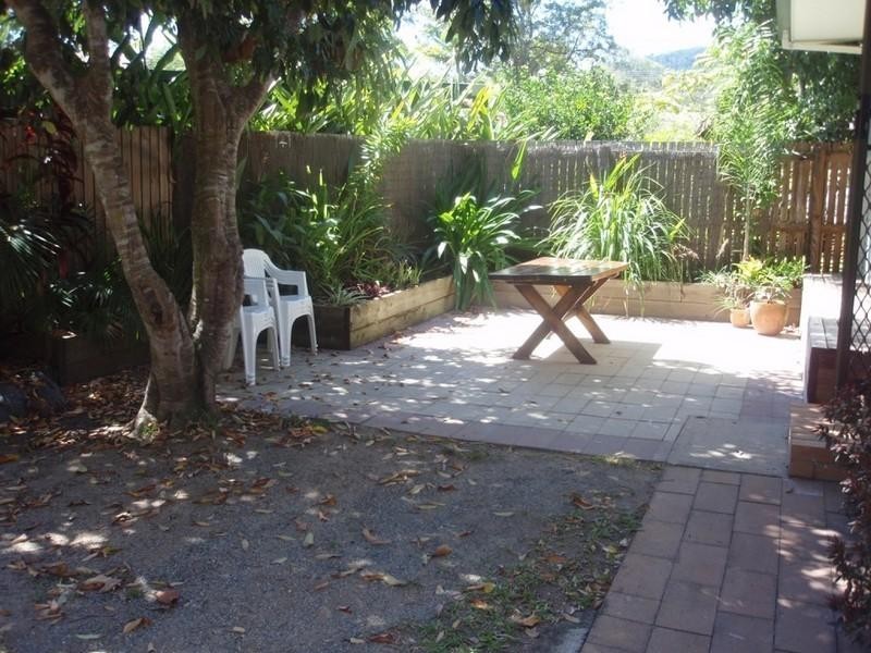 2 Picaninni Close, Cannonvale QLD 4802