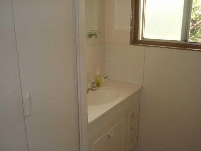 2 Picaninni Close, Cannonvale QLD 4802