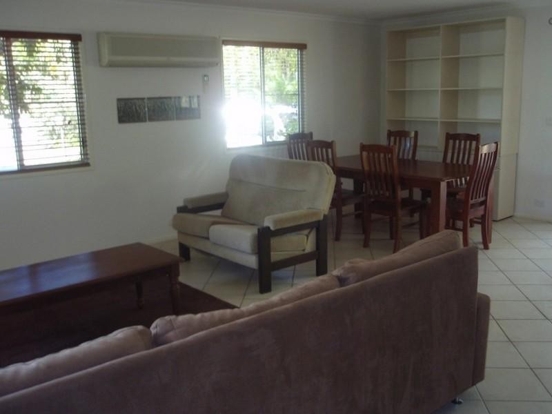 2 Picaninni Close, Cannonvale QLD 4802