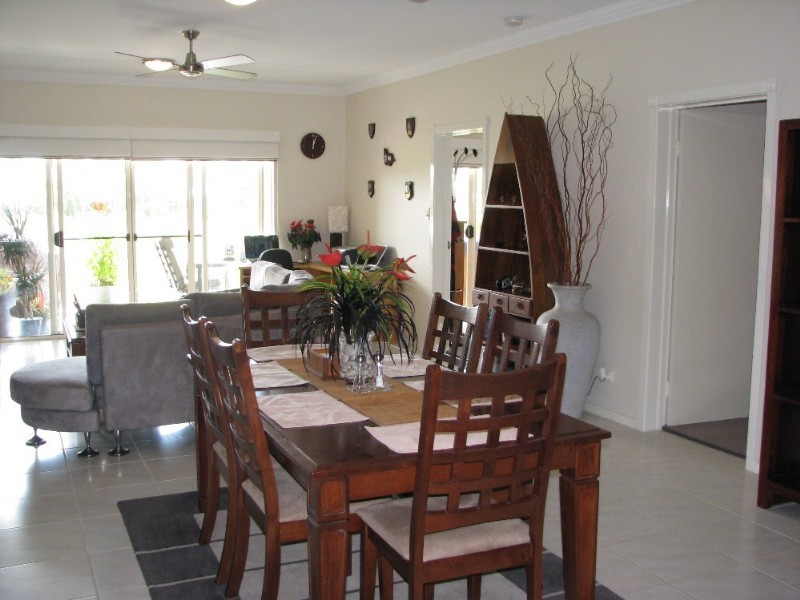 21 Shute Harbour Road, Cannonvale QLD 4802