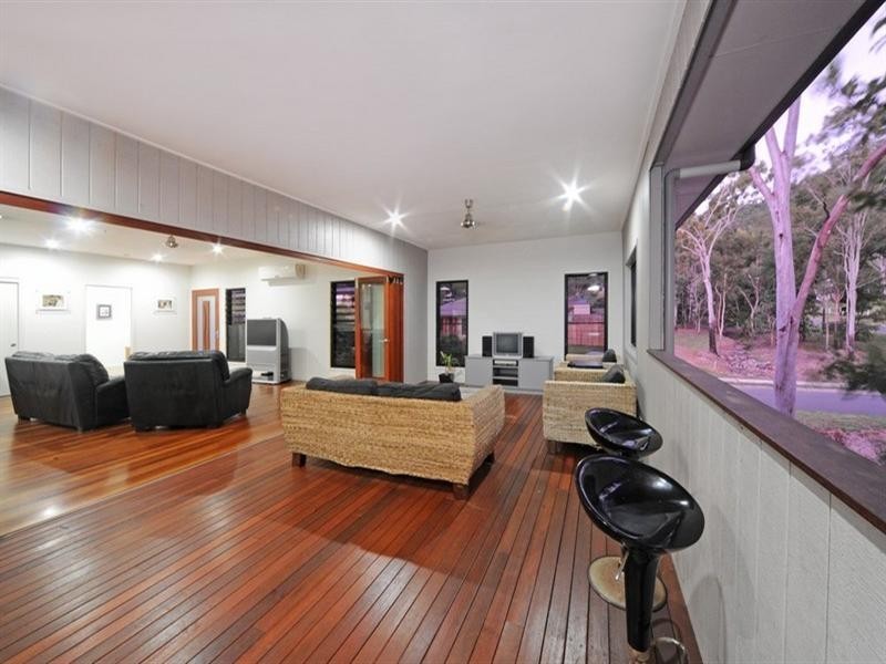 1 Jonquill Court, Cannonvale QLD 4802