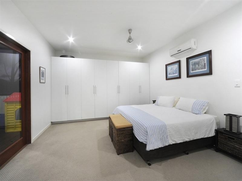 1 Jonquill Court, Cannonvale QLD 4802