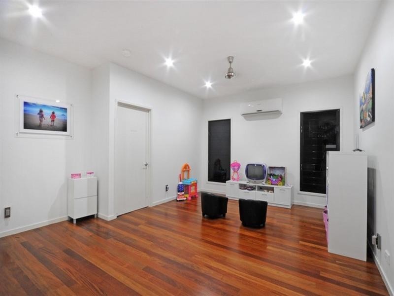 1 Jonquill Court, Cannonvale QLD 4802