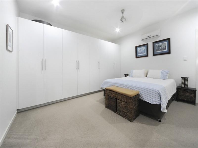 1 Jonquill Court, Cannonvale QLD 4802