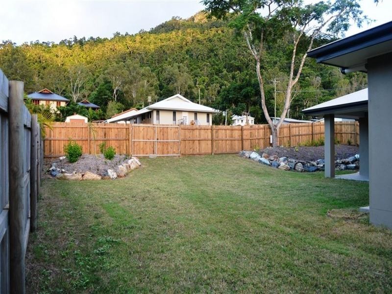 90 Country Road, Cannonvale QLD 4802