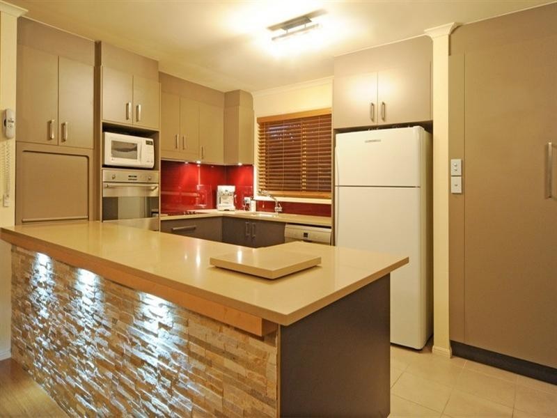 11 Macona Crescent, Cannonvale QLD 4802
