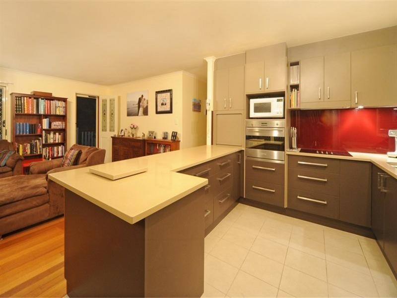 11 Macona Crescent, Cannonvale QLD 4802