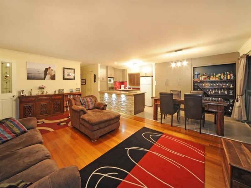 11 Macona Crescent, Cannonvale QLD 4802