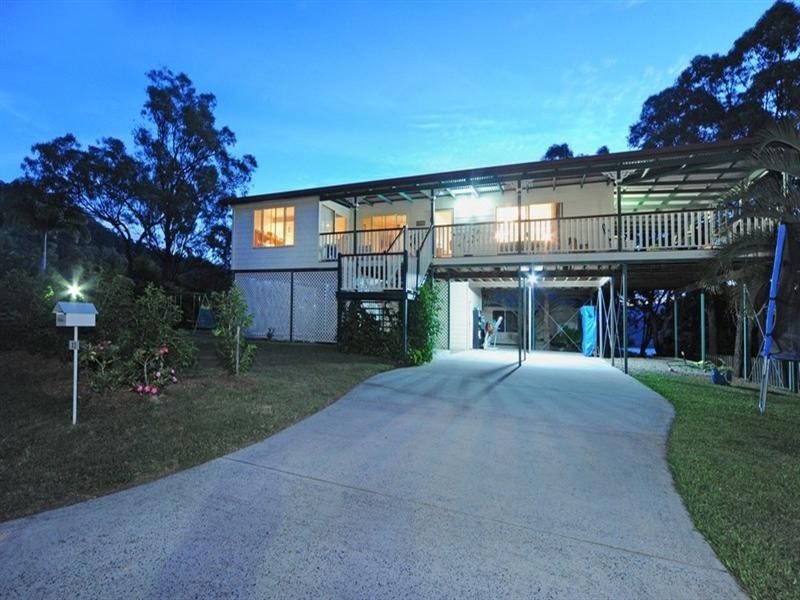 11 Macona Crescent, Cannonvale QLD 4802