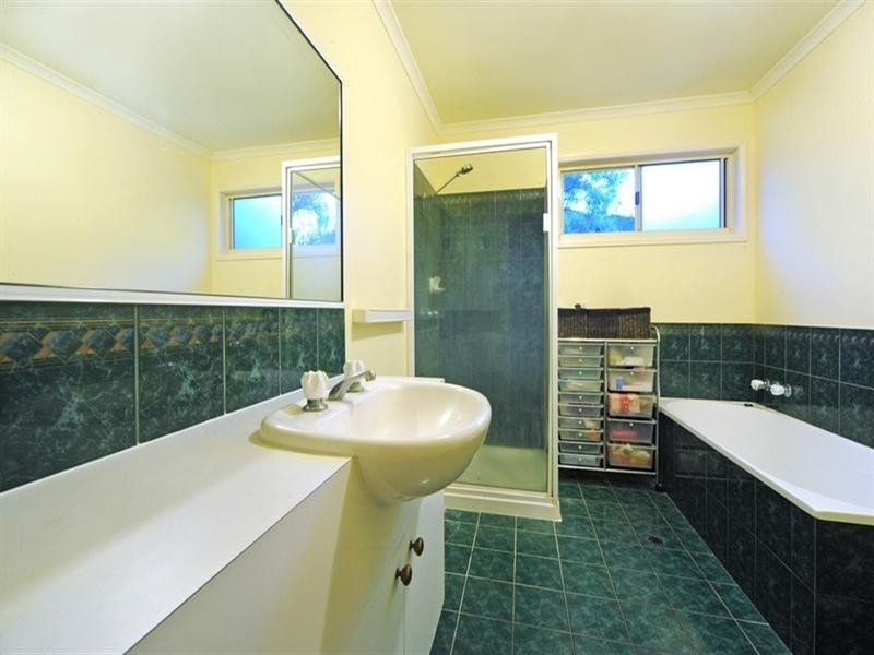 11 Macona Crescent, Cannonvale QLD 4802