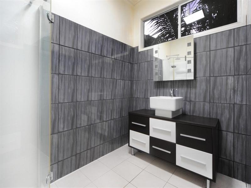 239 Shute Harbour Road, Airlie Beach QLD 4802