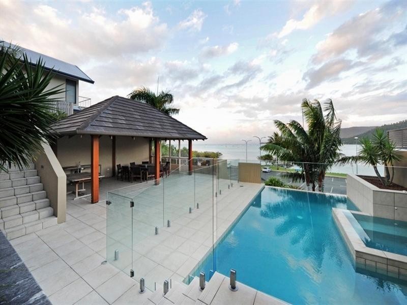 18 Broadwater Avenue, Airlie Beach QLD 4802