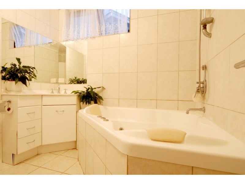 7 Lamond Street, Airlie Beach QLD 4802