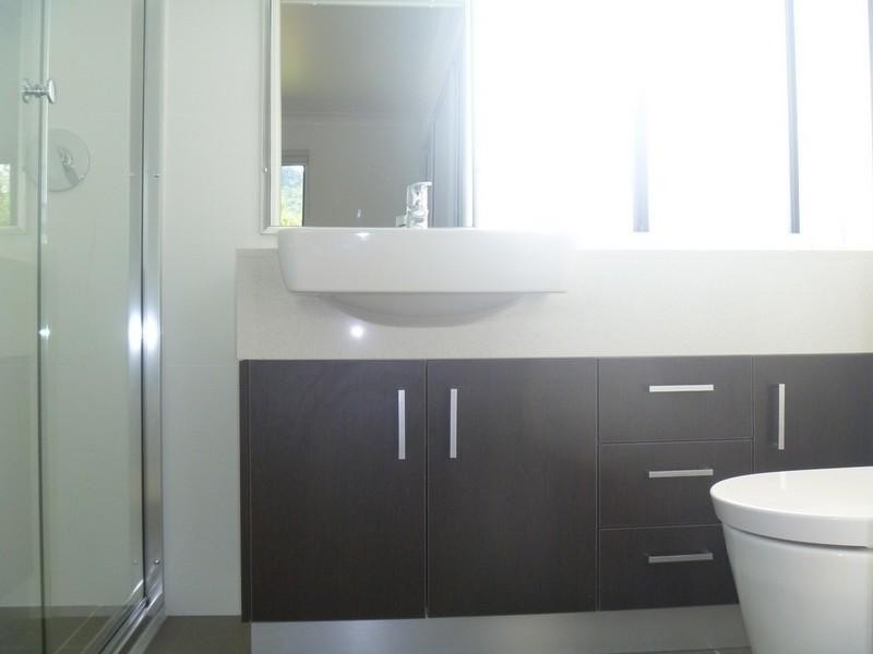 2/55 Endeavour Circuit, Cannonvale QLD 4802