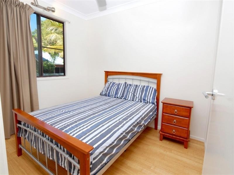 9 Pleasant Drive, Cannonvale QLD 4802