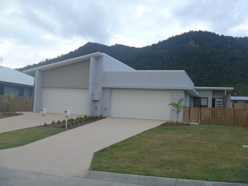 1/89 Parker Road, Cannonvale QLD 4802