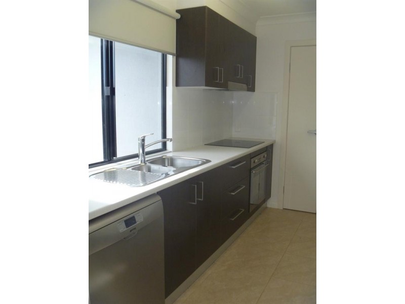 1/89 Parker Road, Cannonvale QLD 4802