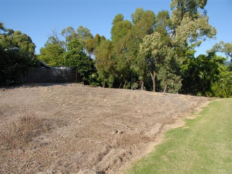 8 Passage Avenue, Shute Harbour QLD 4802