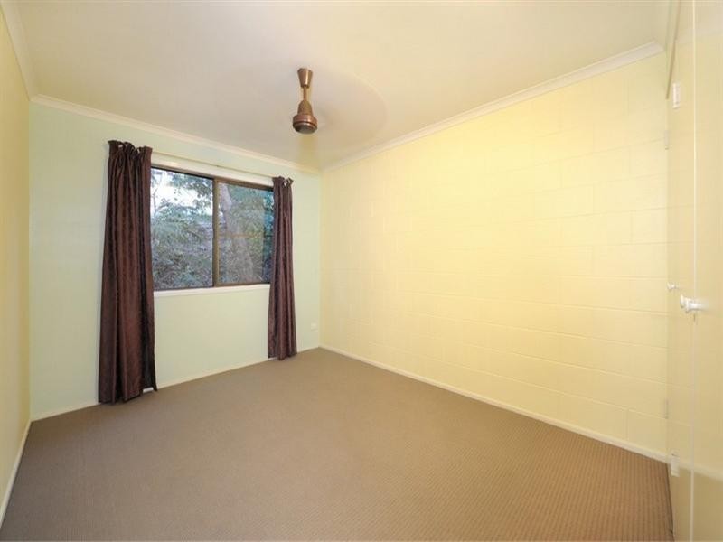 8 Barnes Place, Cannonvale QLD 4802