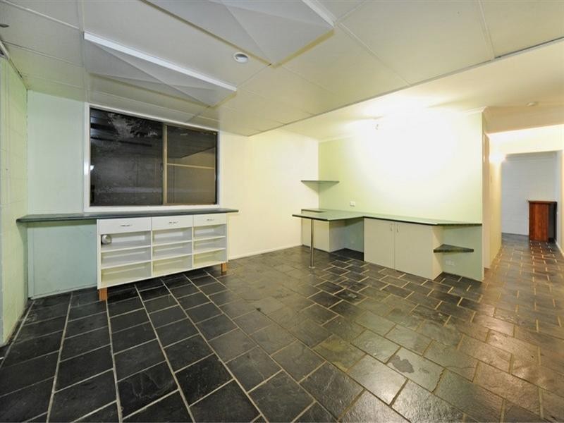 8 Barnes Place, Cannonvale QLD 4802